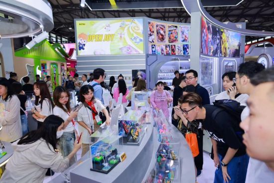 卡游亮相2025上海玩具展:新 IP、新品類、TCG 多重亮點引領文創潮流